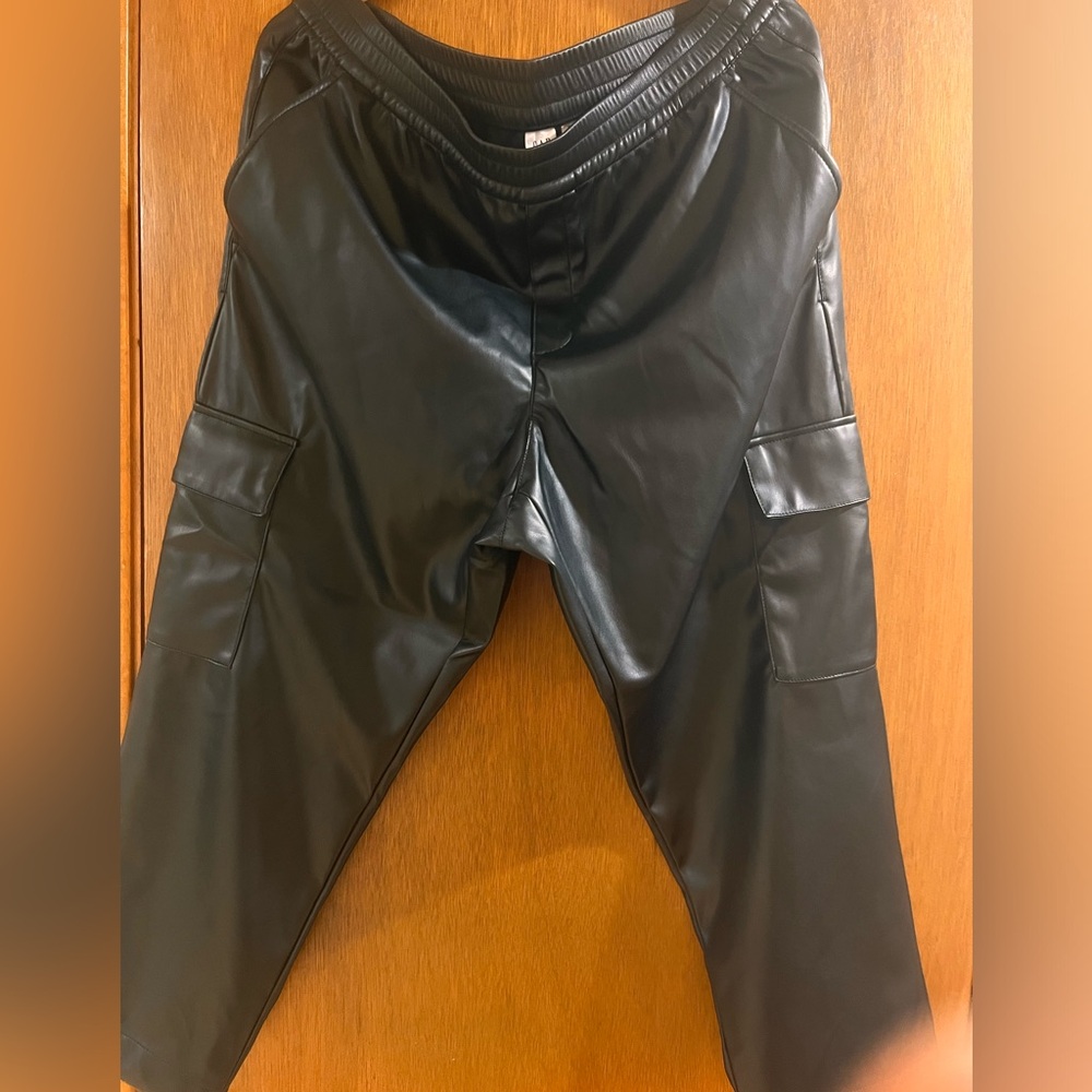 Gap women’s vegan leather pants- size XL